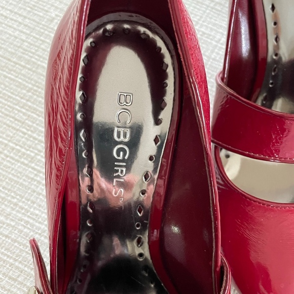 BCBGirls Womens Patent Leather Shoe - Picture 3 of 4